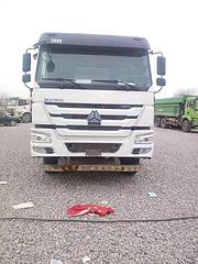 转让19二手大14方豪沃搅拌车 380马力重汽上装
