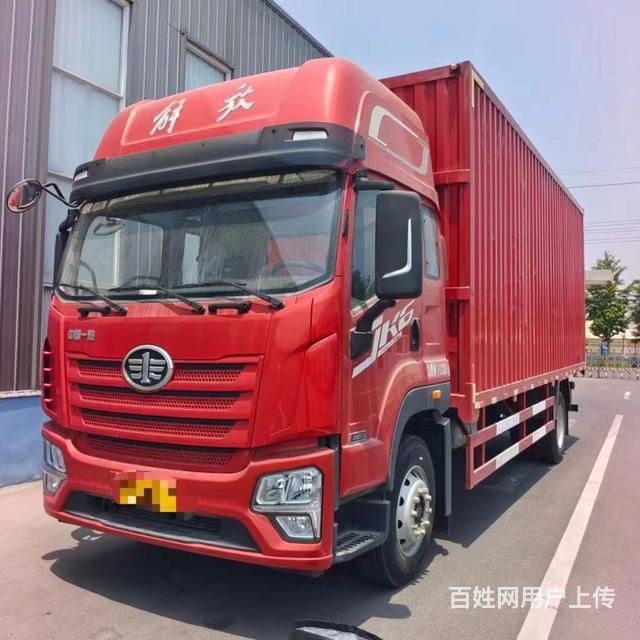 解放龙V6.8米箱货转让的图片