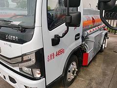 东风两吨蓝牌加油车 115马力c照可开可进市区