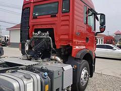 倒短神器 二手豪沃牵引车 460马力 国五 双驱