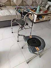 老年助推车及坐便