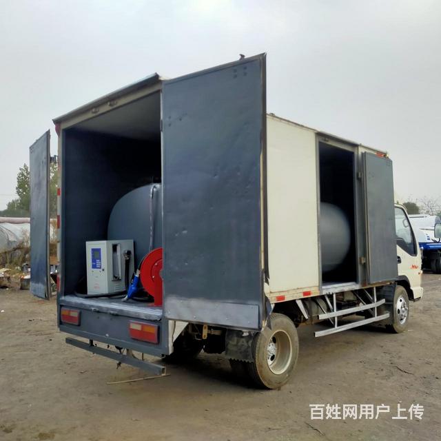 文山州 2吨4吨8吨油罐车加油车，多少钱呢   10吨油罐车的图片