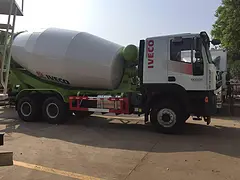 轻量化搅拌车厂家 哪个品牌好 泵马达减速机等配件
