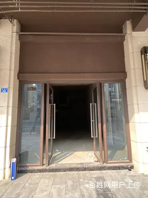 个人信息）房东便宜出租临街商铺送装修期(无中介费)的图片