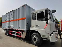 九江出售天锦危险品厢式运输车 可拉2类 5类 8类