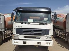 14年二手豪沃搅拌车 大12方 380马力 后八轮