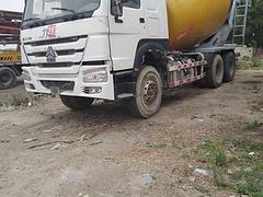 14年大12方二手豪沃搅拌车340马力后八轮 国四