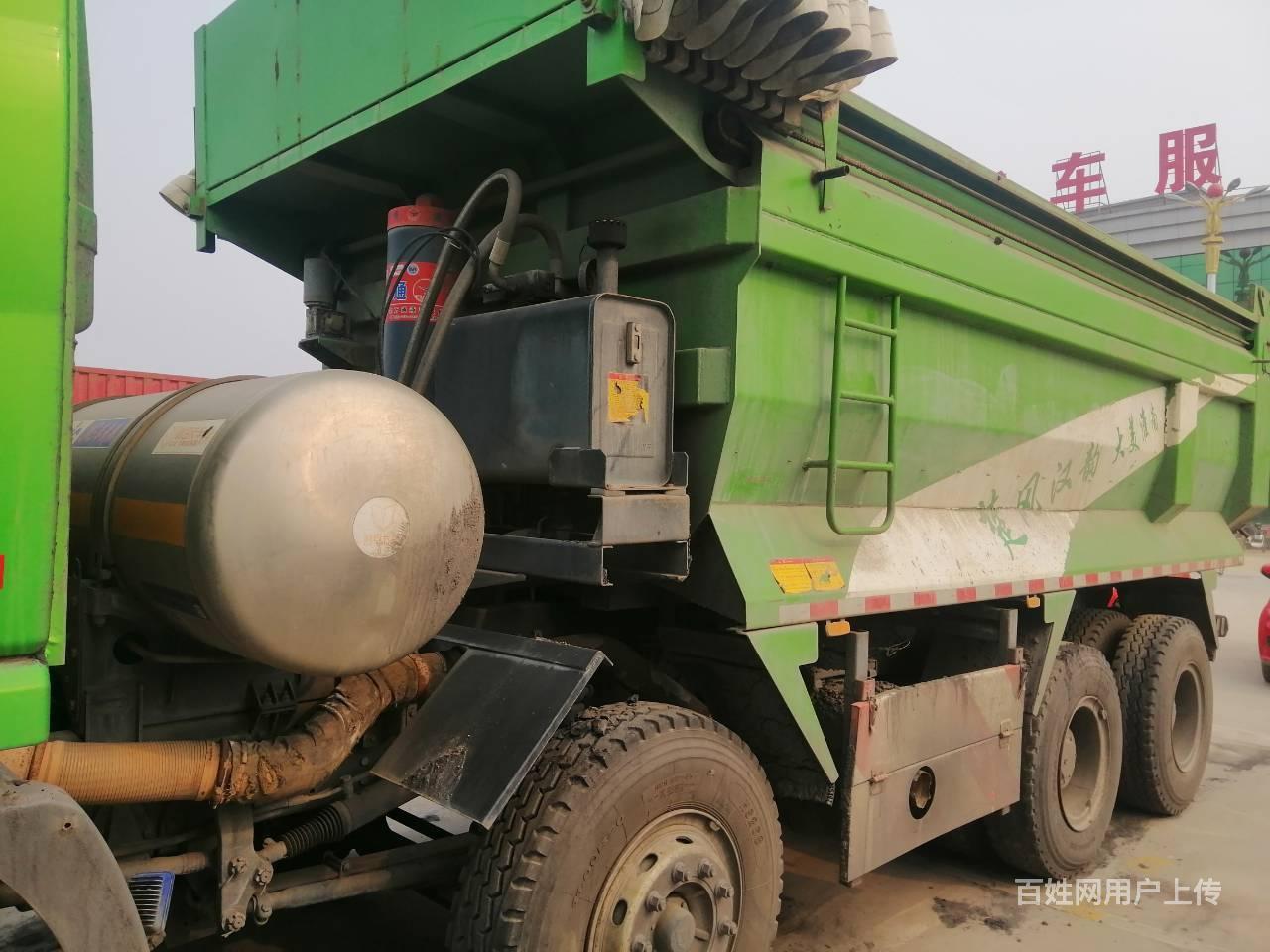 出售二手联合lng渣土车,前四后八,5.6米大箱
