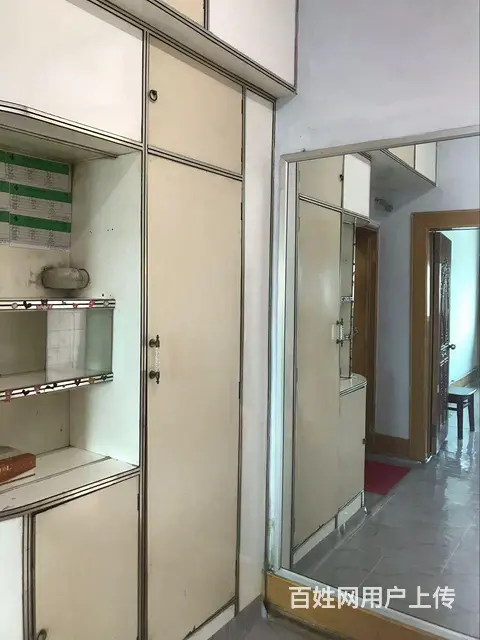 福利单室4楼出租的图片