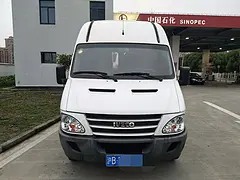 依维柯长轴高顶6坐私家车包过户支持分期