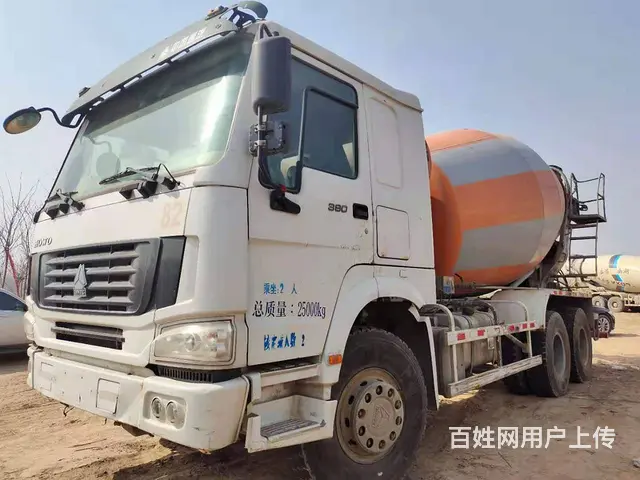 出售二手豪沃搅拌车 大12方 后八轮 中联重科上装的图片