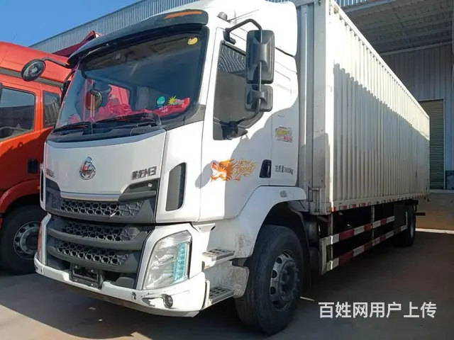 东风柳汽乘龙M3单桥厢式9.6米220马力的图片