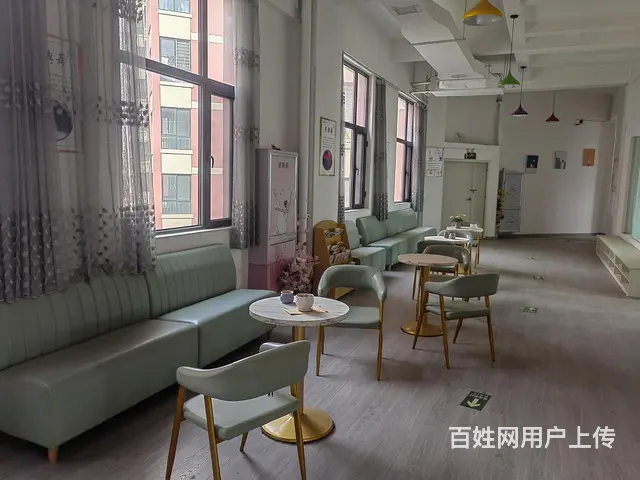 商铺出租的图片
