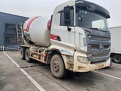 14年国四三桥大10方搅拌车，手续齐全，价格不高