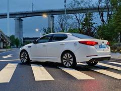 起亚 起亚K5 2012款 2.0 手自一体 Premium