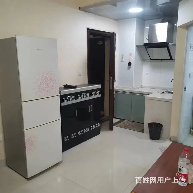 电梯蒸湘北路蒸水1号附近1室配套精装修家具家电齐全月租850的图片