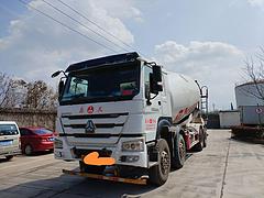 豪沃 水泥罐车 国5