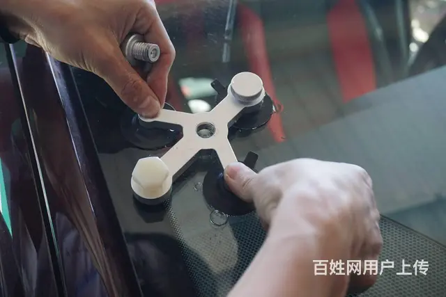 螺蛳湾附近汽车玻璃维修的图片