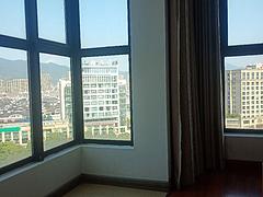 (已租房东直租）湖景国际单身公寓出租