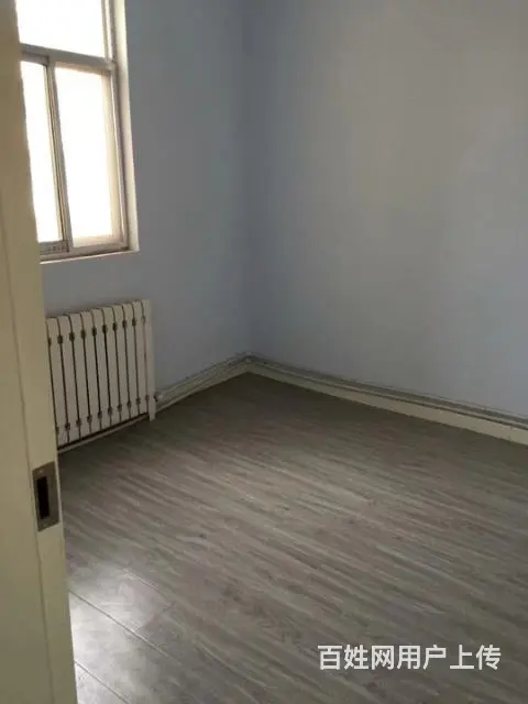 龙安街文化路南三室一厅一楼有院有暖气700元的图片