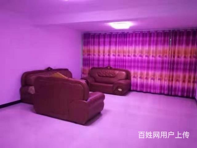精装三室临街公寓办公居住房出租的图片