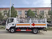 出售解放江铃蓝牌气瓶运输车 包上牌 可分期