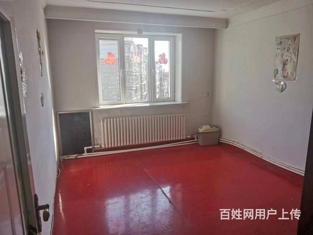 向阳区进步街 红军小学对面3楼房本47平无公摊 中等装修的图片