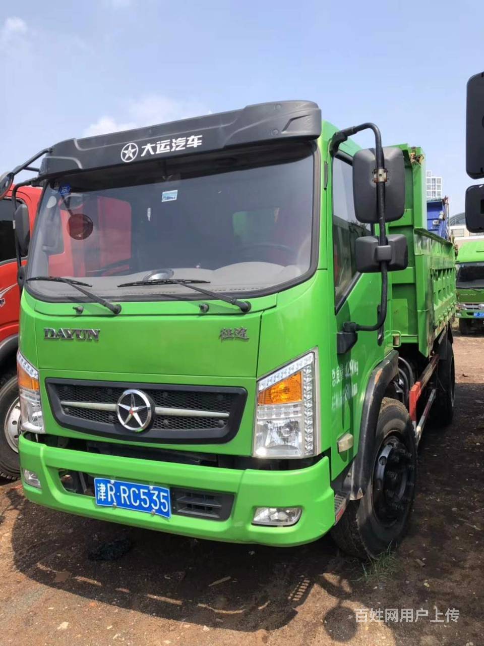 18年大运运途 环保绿蓝牌自卸车 价格便宜
