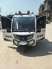 5块大电瓶海宝封闭式电动车