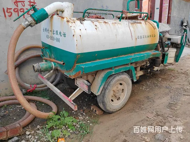 吸粪车的图片