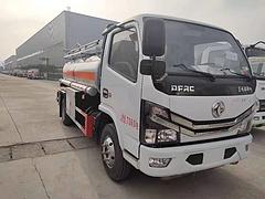 5吨油罐车东风多利卡    流动运油车