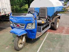 国五五星三马洒水车