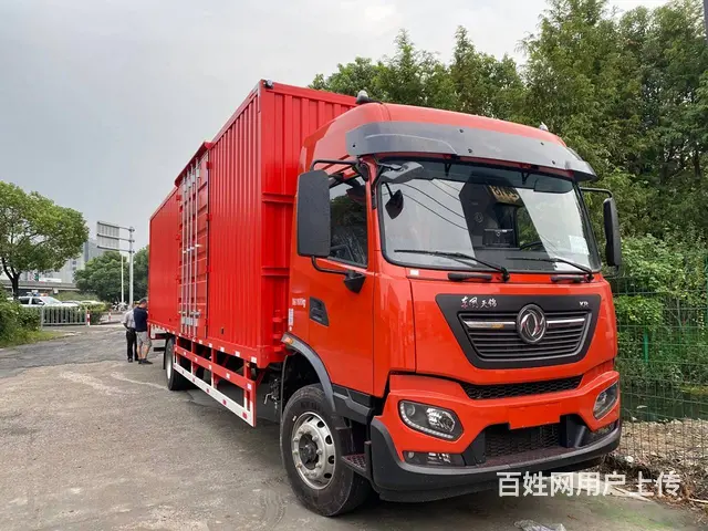 收各品牌大小沪牌货车的图片