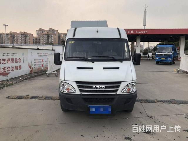 依维柯长轴6坐车况精品包过户支持分期的图片