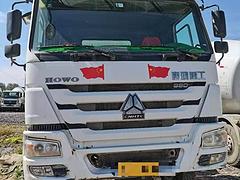 豪沃二手搅拌车 大14方 后八轮 国五380马力