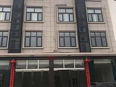 店内精装修 位置优越  随时看店 租金面谈