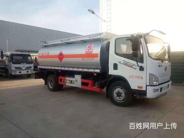 适合工地专用8吨10吨带加油机加油车便宜出售的图片
