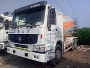 出售14年豪沃大12方搅拌车  中联上装