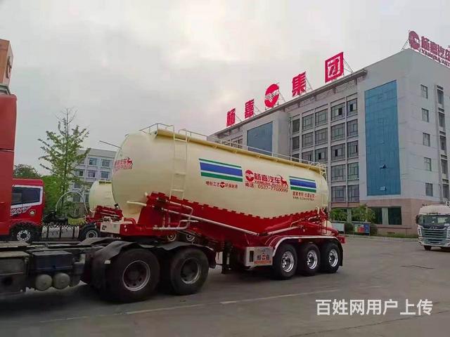 水泥罐车  泥浆罐车 粉罐车的图片