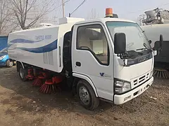 低价出售15年二手五十铃扫高压清洗路车