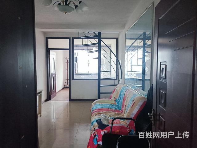 低价出售向阳警署综合楼带阁楼露台的图片