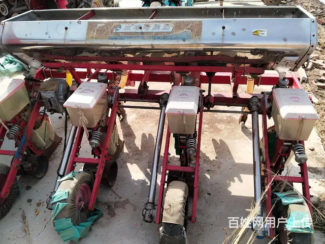 农哈哈四行玉米播种机 - 图片 3