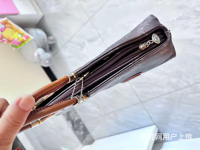 意大利华伦天奴女包 - 图片 6