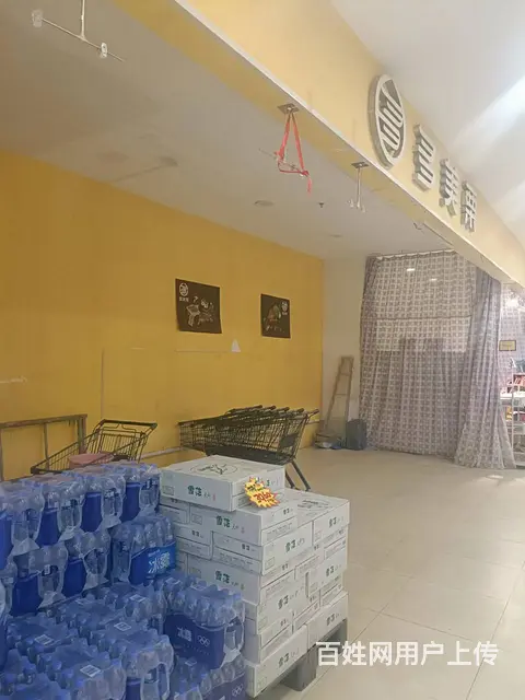 7935(七P）个人城北区全家福超市内商铺对外出租价格便宜 - 图片 1