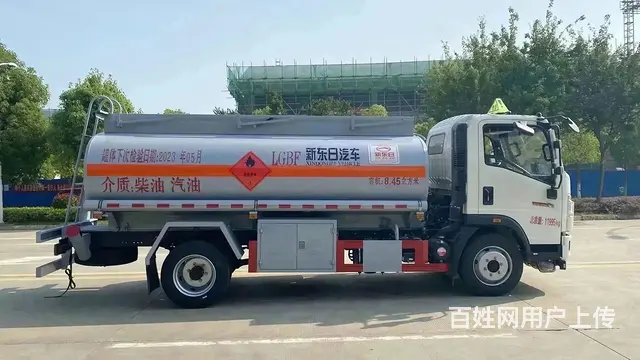 厂家直销豪沃悍将8吨油罐车 现车低价处理 - 图片 3