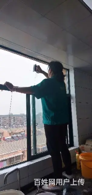 专业家庭保洁，日常保洁，开荒保洁，擦玻璃，吸尘器 - 图片 1