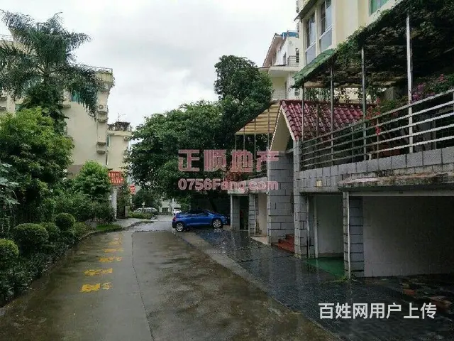 高档别墅区，小区环境一流，生活便利。带车库一起出售。 - 图片 6