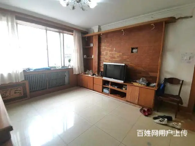 皇冠好楼层三室，不靠道。皇冠南区，金海湾花园 - 图片 1