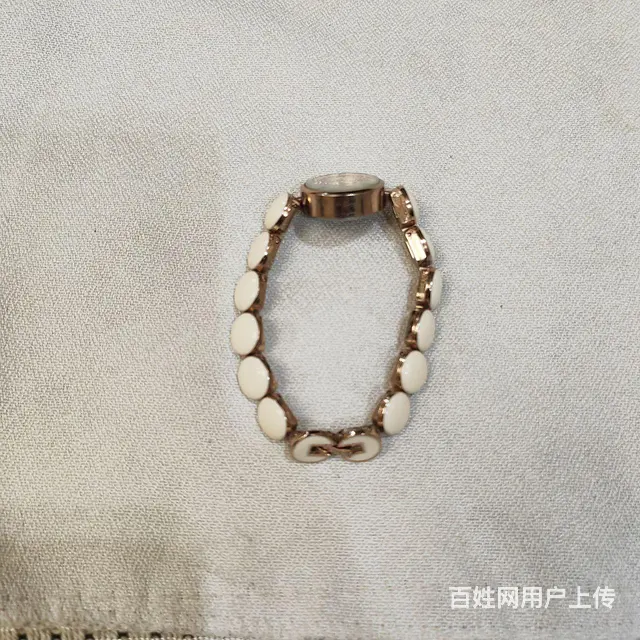 女王金表，石英女士腕表，双色表链，仿古款式 - 图片 7