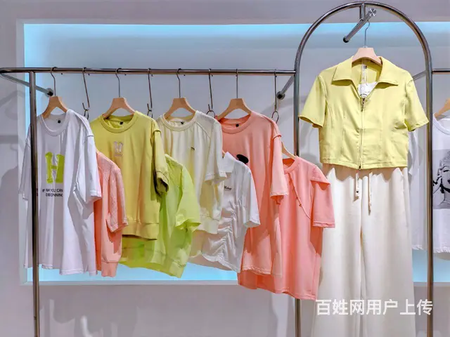 盛依服饰出品碧沁伊人24年夏季品牌卫衣女装折扣批发 - 图片 1